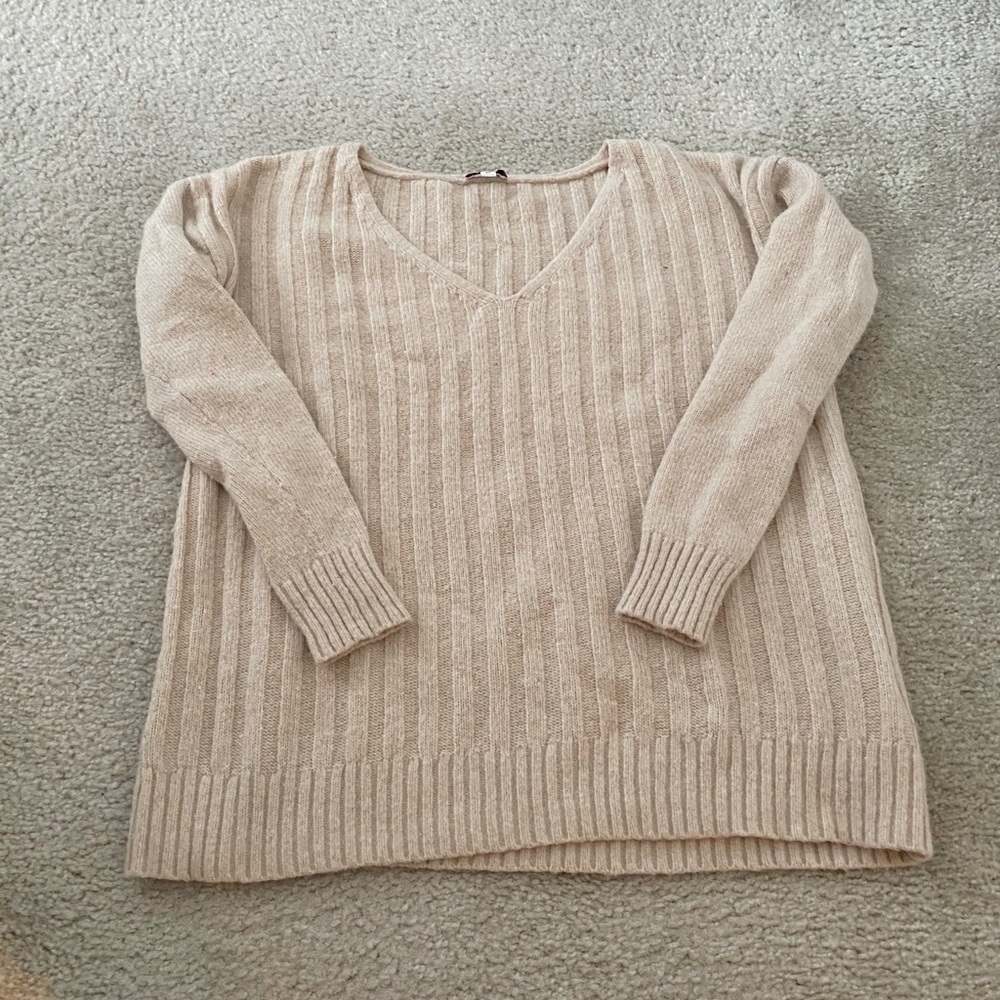 Gap sweater